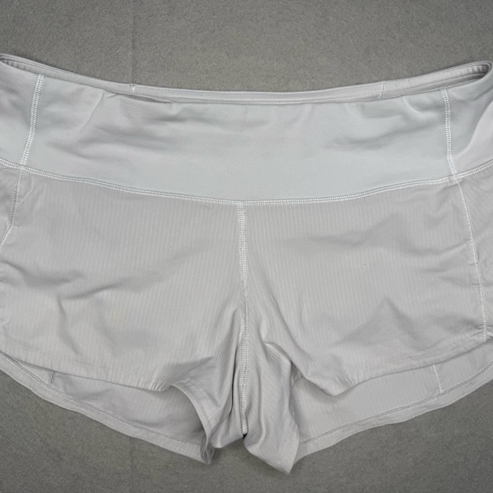 Lululemon Speed Up Shorts 2.5” White | Size 4 | Minor Flaw